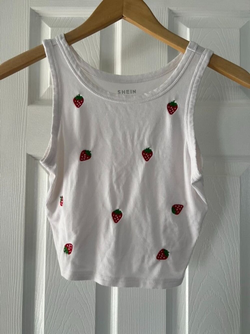 Shein White Ribbed Tank Top Embroidered Strawberry Print Crop Top Size Medium